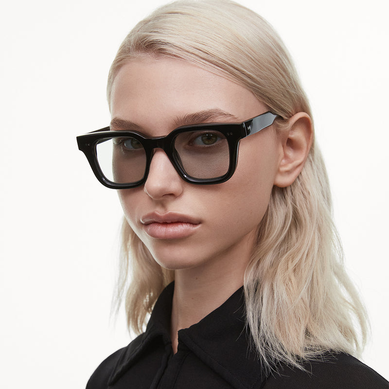 04 Photochromic Black