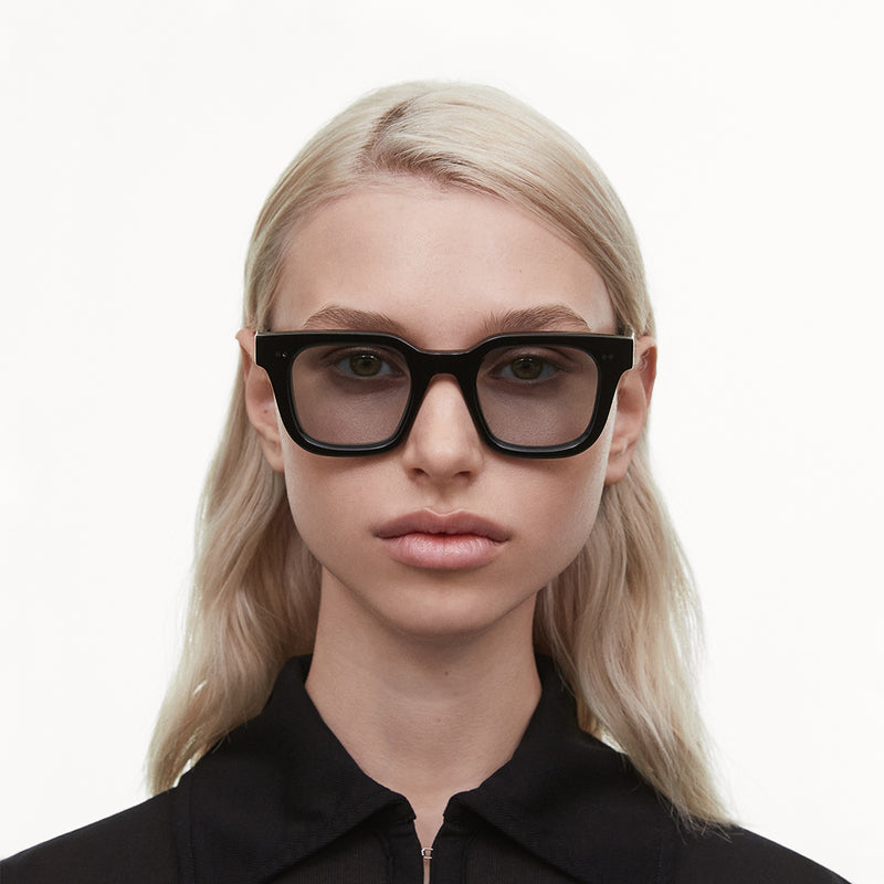 04 Photochromic Black