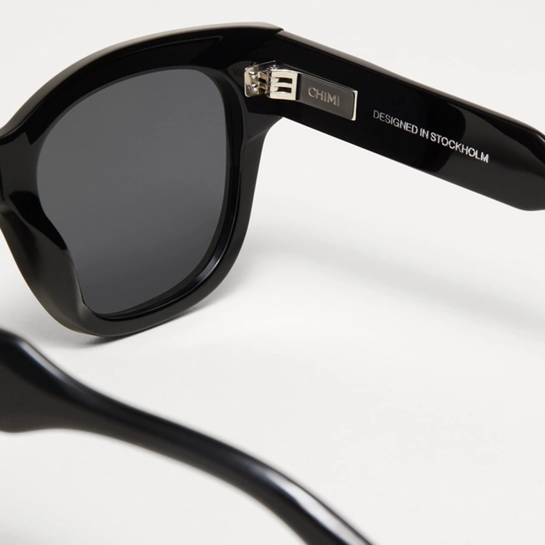 07 Black