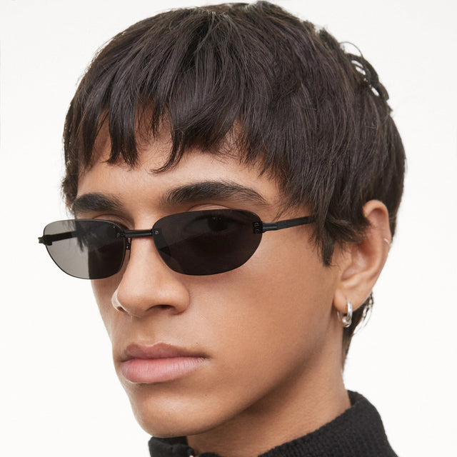 Rimless Oval Black