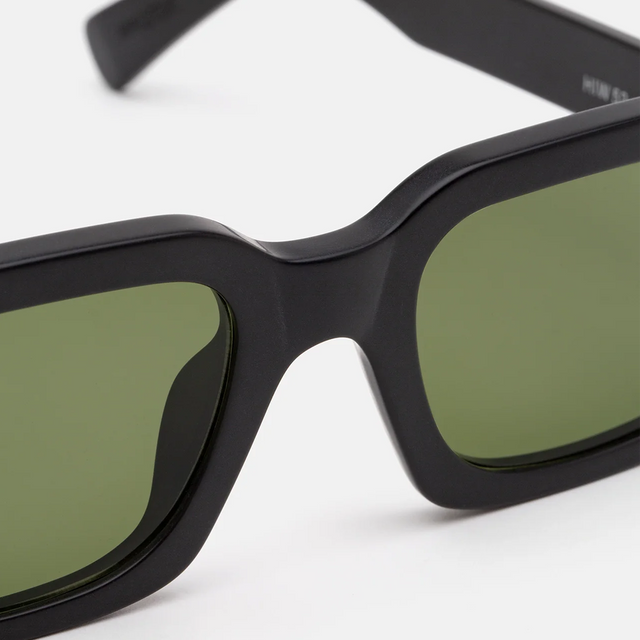 Caro Black Matte
